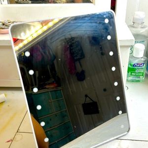 White mini light up portable mirror
